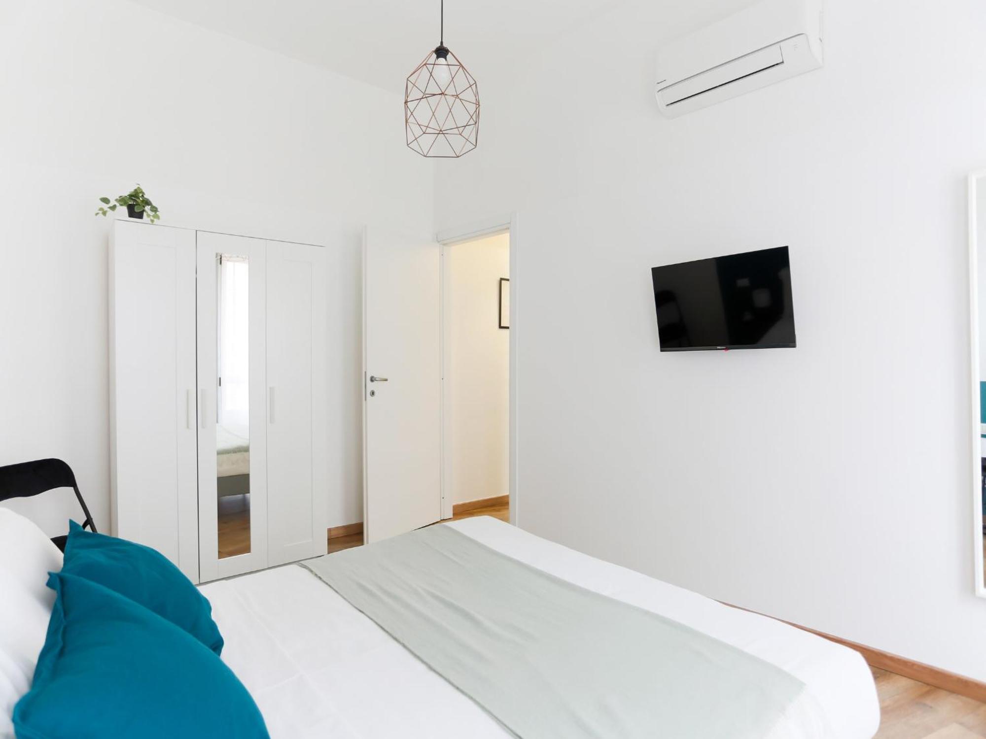 The Best Rent - Cozy Two-Bedroom Apartment Near Colonne S Lorenzo Milano Exteriör bild